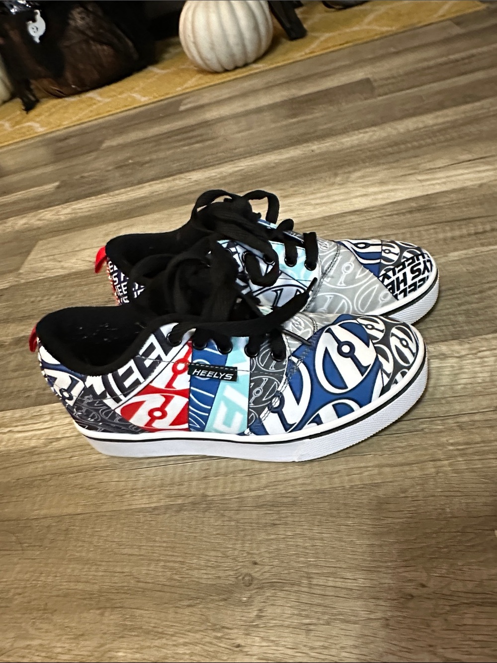 Heelys Kids White Blue Red Graphic Lace-Up Sneakers